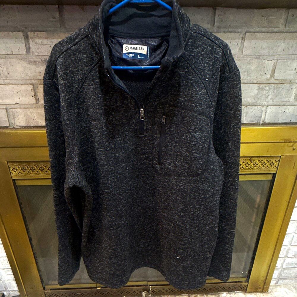 Men’s Magellan Outdoors Dark Gray/Black classic Fit Fleece 1/4 Zip Size L